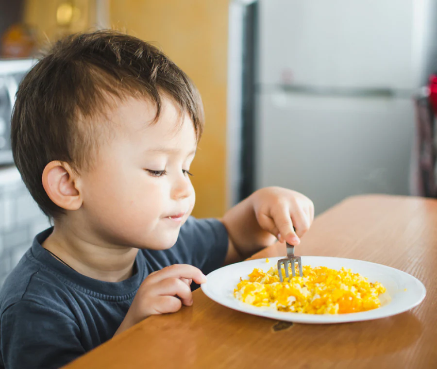 Quante uova si possono mangiare davvero? Ecco cosa dice oggi la scienza alimentare
