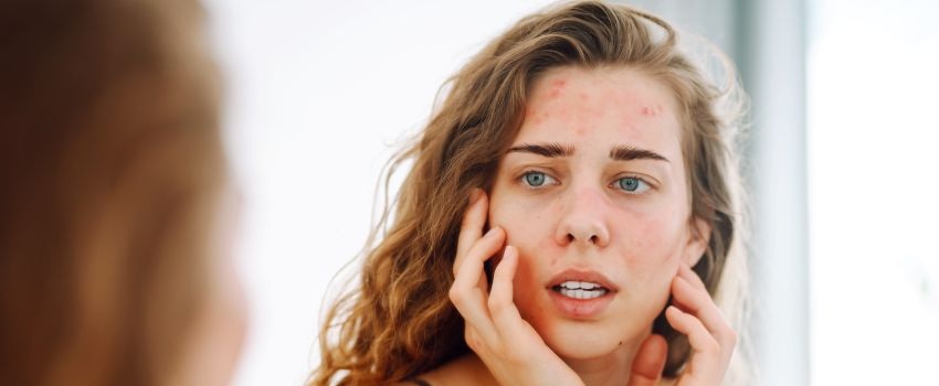 Visite specialistiche mirate e prevenzione: il ruolo centrale della dermatologia ambientale nella cura della nostra pelle