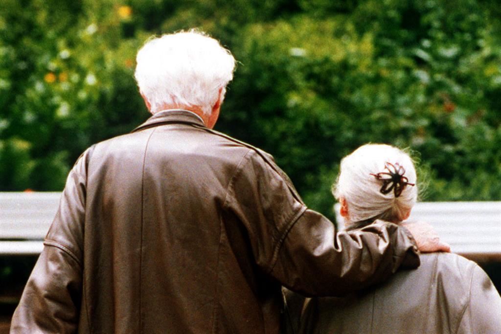 Italiani più longevi ma anche più malati. Visite specialistiche e prevenzione: un’urgenza sottovalutata. 