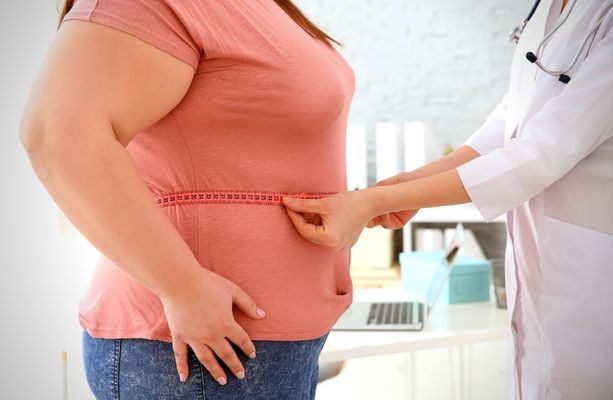 Visite specialistiche e prevenzione per curare le pericolose conseguenze dell'obesità: quando intervenire